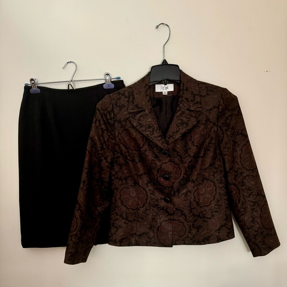 Le Suit, Woman’s Two (2) Piece Suit, Size 6P